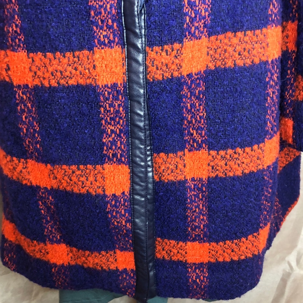 ModCloth wool with leather trim coat. Size large. Snap closure - Picture 4 of 16